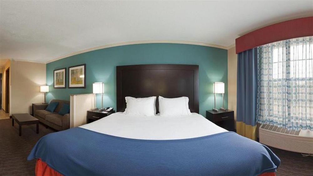 Holiday Inn Express Hotel & Suites North Kansas City By Ihg Екстер'єр фото