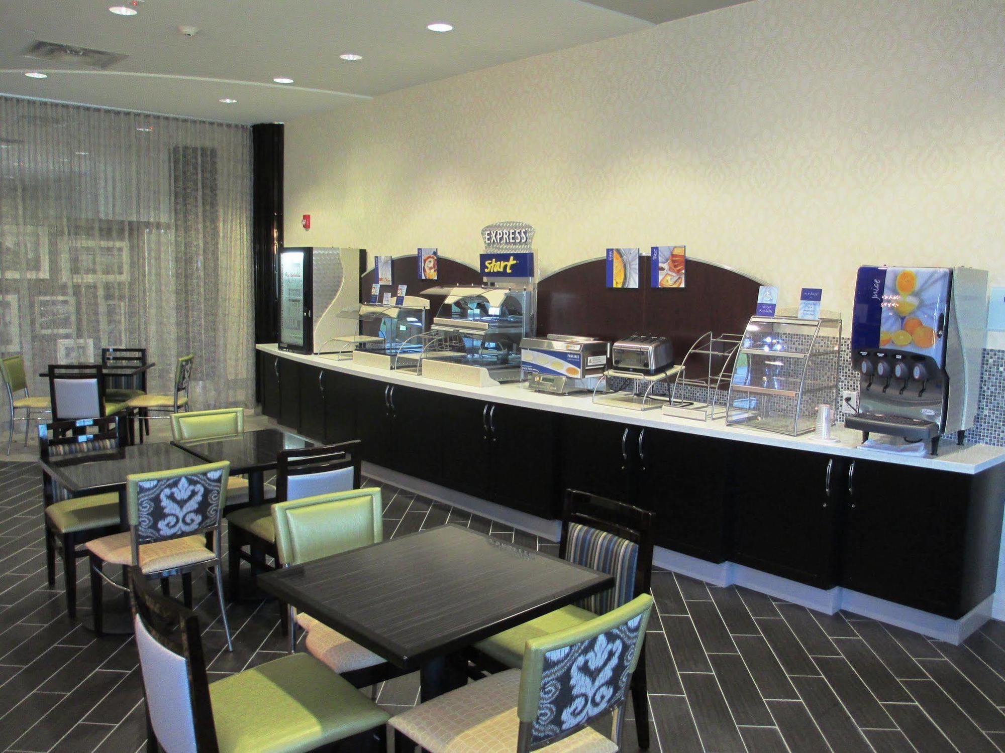 Holiday Inn Express Hotel & Suites North Kansas City By Ihg Екстер'єр фото