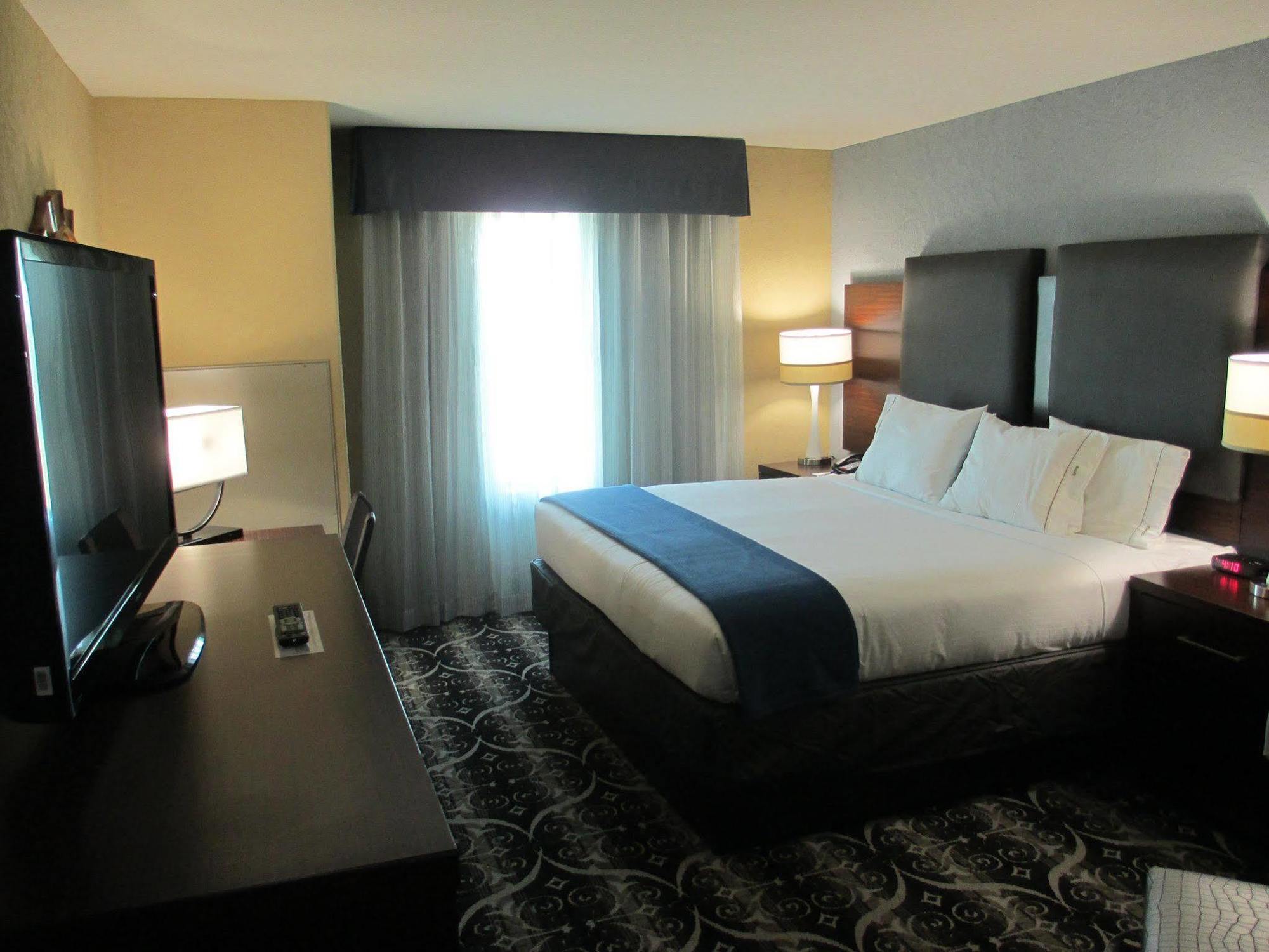 Holiday Inn Express Hotel & Suites North Kansas City By Ihg Екстер'єр фото