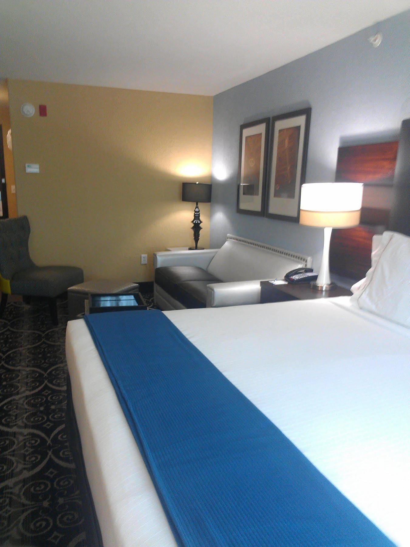 Holiday Inn Express Hotel & Suites North Kansas City By Ihg Екстер'єр фото
