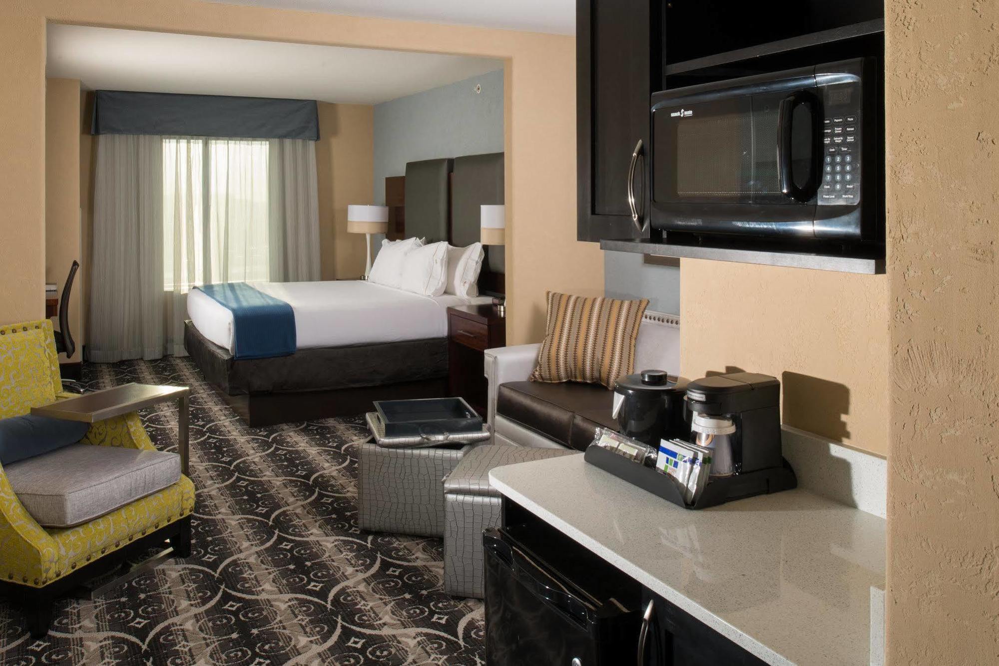 Holiday Inn Express Hotel & Suites North Kansas City By Ihg Екстер'єр фото