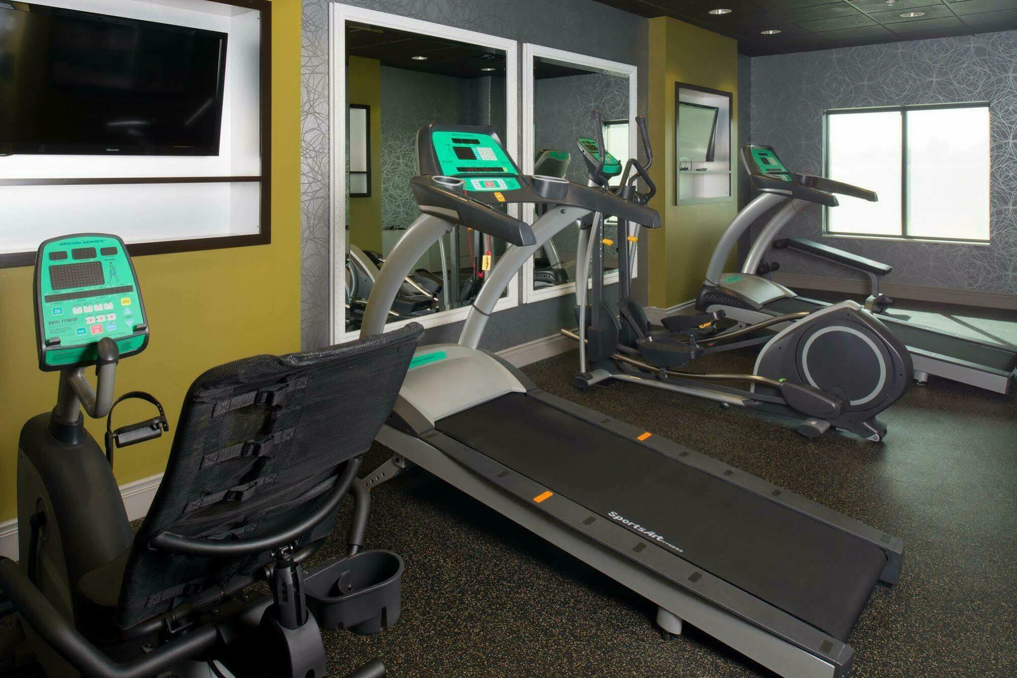 Holiday Inn Express Hotel & Suites North Kansas City By Ihg Екстер'єр фото