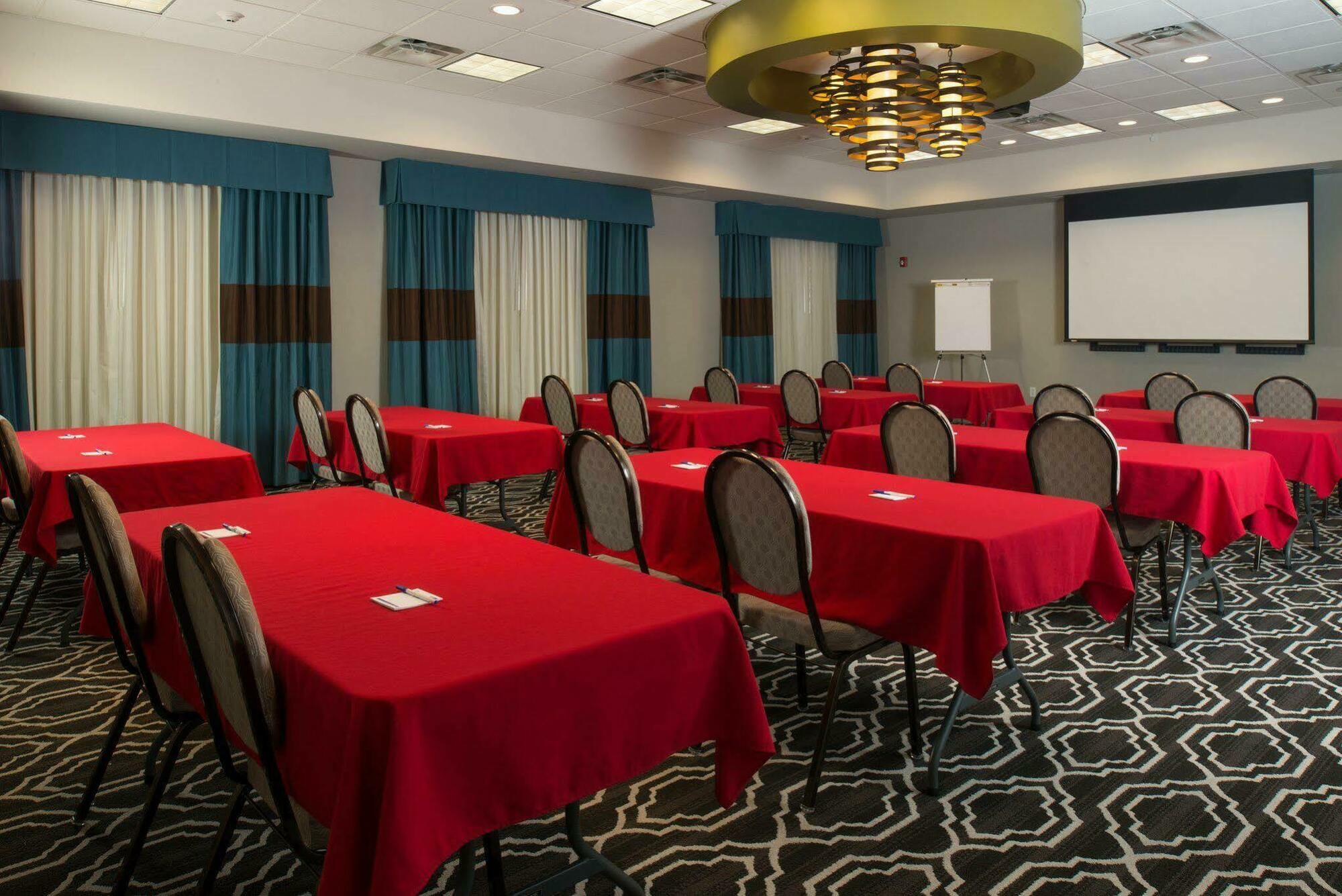 Holiday Inn Express Hotel & Suites North Kansas City By Ihg Екстер'єр фото