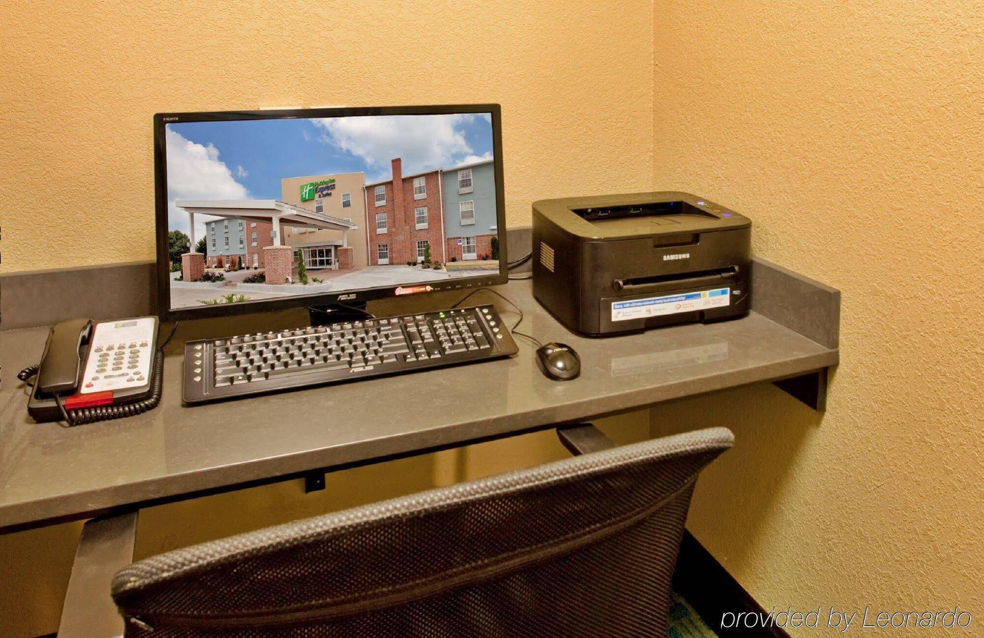 Holiday Inn Express Hotel & Suites North Kansas City By Ihg Екстер'єр фото