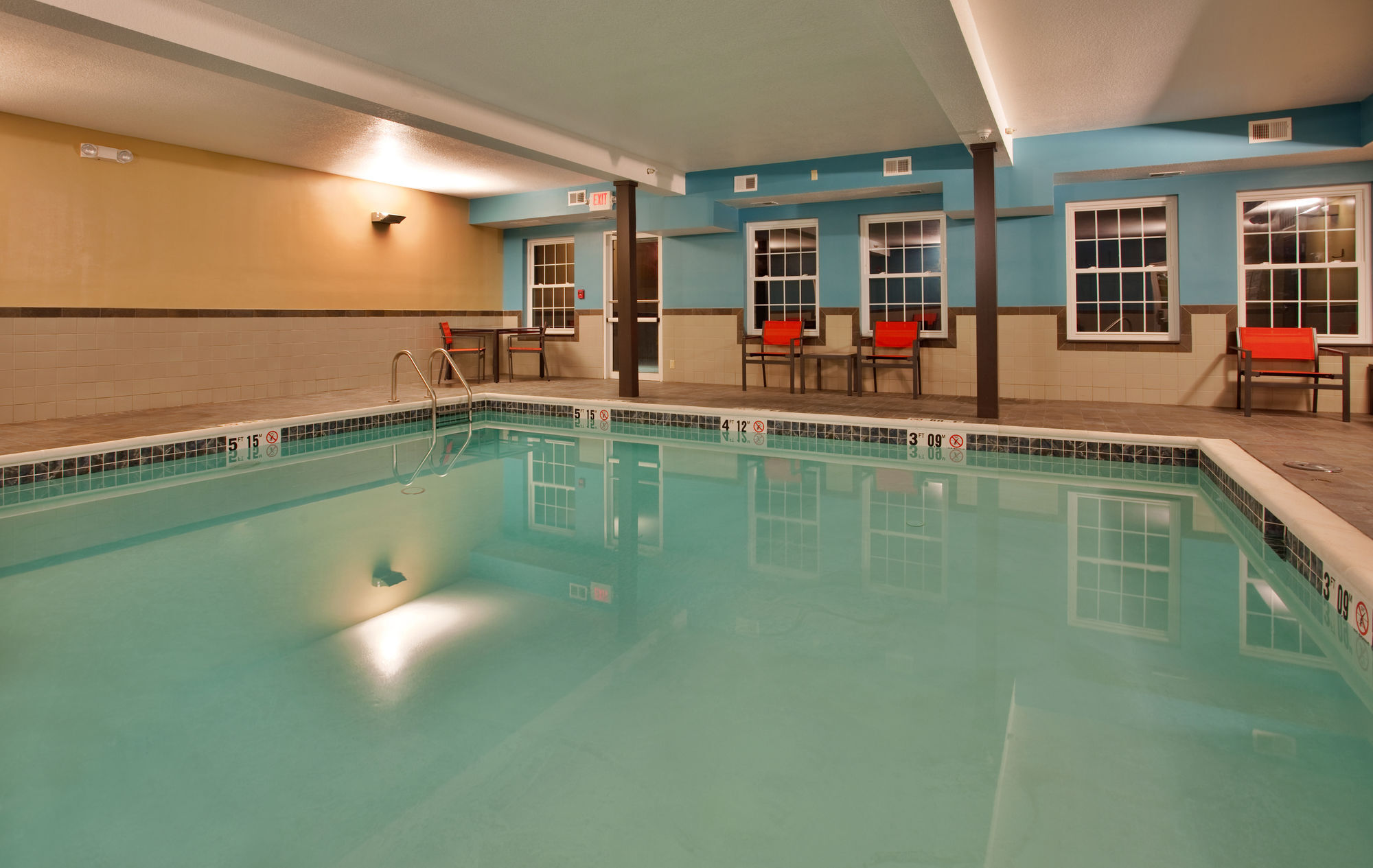 Holiday Inn Express Hotel & Suites North Kansas City By Ihg Екстер'єр фото
