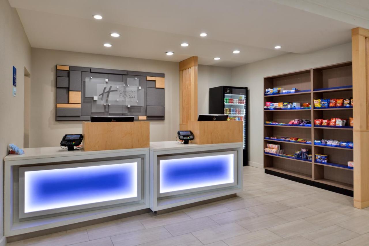 Holiday Inn Express Hotel & Suites North Kansas City By Ihg Екстер'єр фото