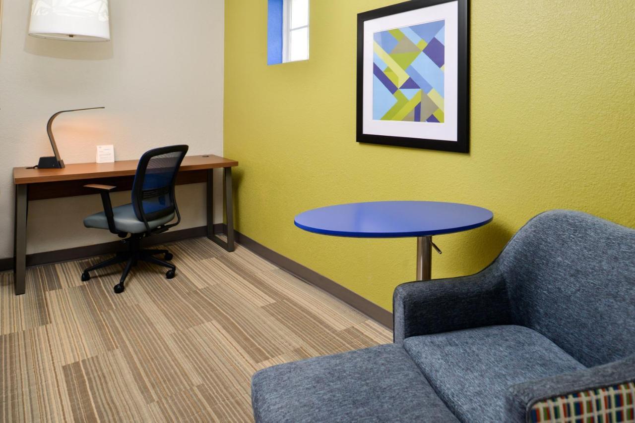 Holiday Inn Express Hotel & Suites North Kansas City By Ihg Екстер'єр фото