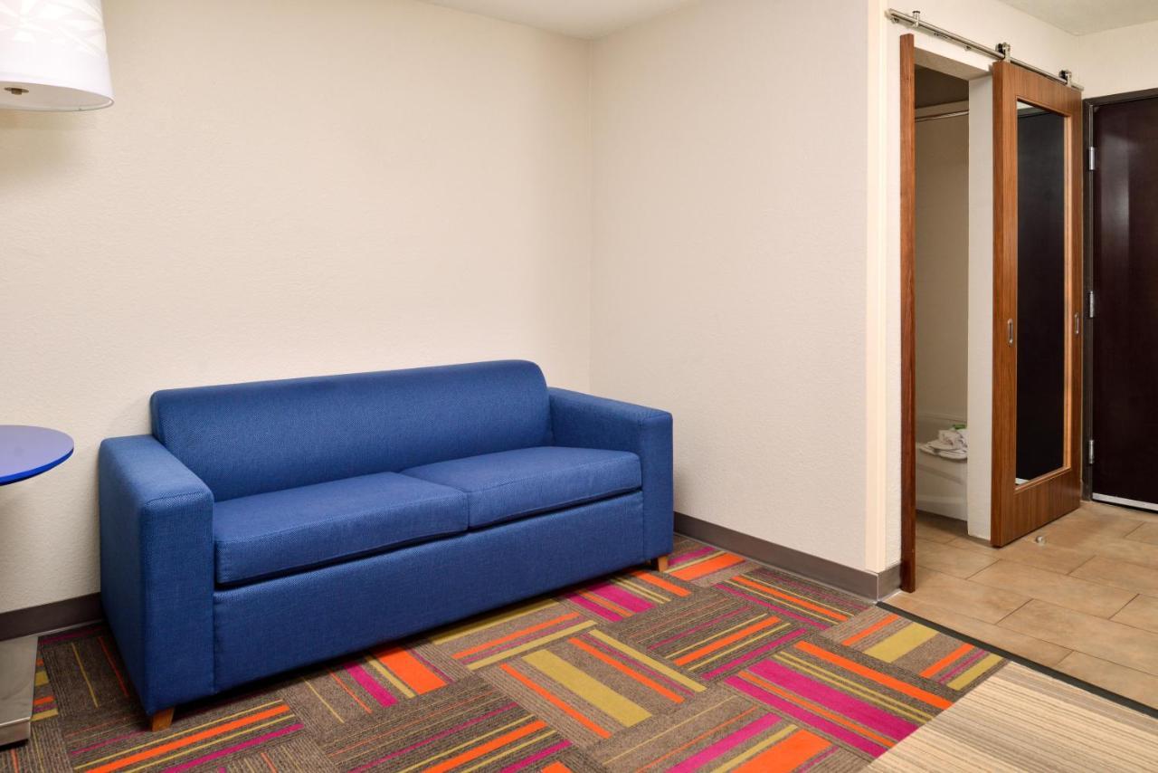 Holiday Inn Express Hotel & Suites North Kansas City By Ihg Екстер'єр фото