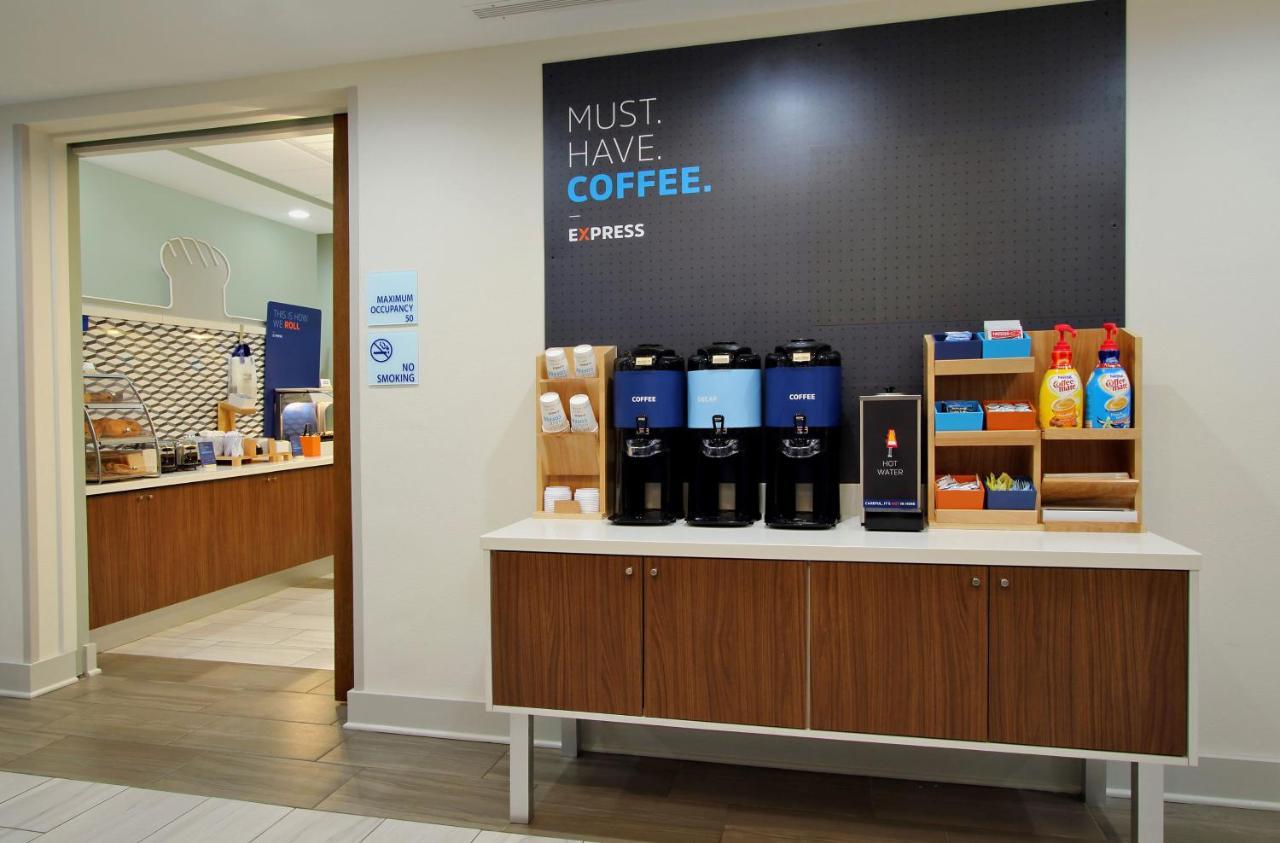 Holiday Inn Express Hotel & Suites North Kansas City By Ihg Екстер'єр фото